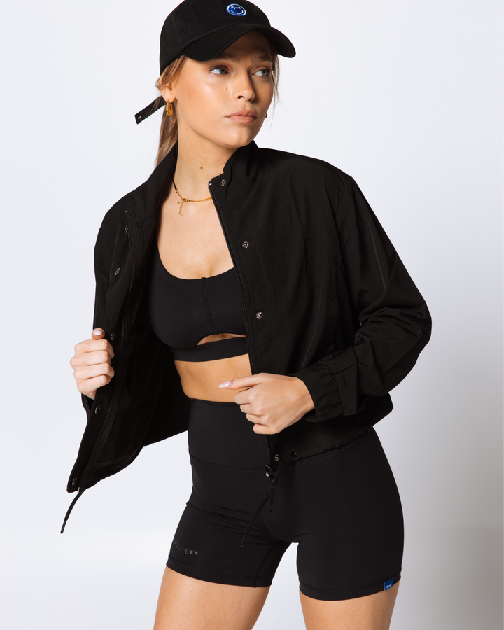 Cropped Lightweight Spray - Black