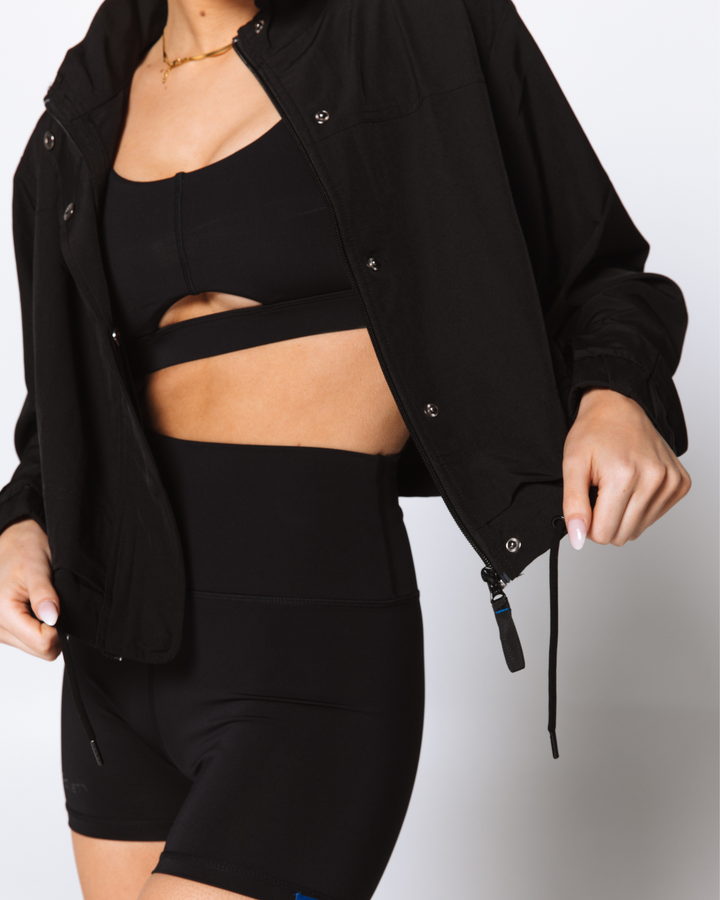 Cropped Lightweight Spray - Black